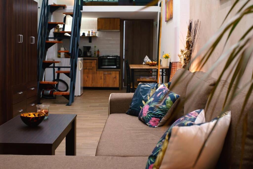 Στούντιο Στο Κέντρο Της Πόλης. Apartment Volos Luaran gambar